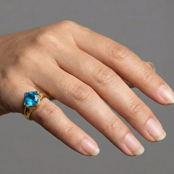 Vintage 925 Sterling Silver Ring with Blue Crystal | Rich Gold Finish | Size ~6 - Picture 5 of 16